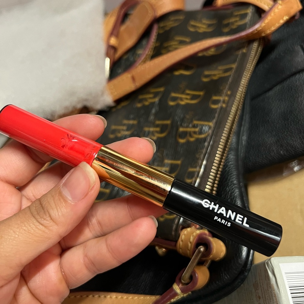 LE ROUGE DUO ULTRA TENUE
Ultra Wear Lip Colour